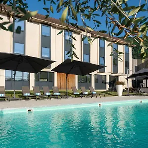 Domaine De Charmeil Hotel