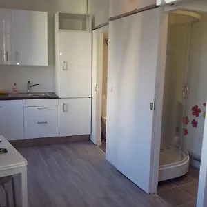 https://nice-apartment-backpackers-s1-s2.fr-provencehotel.com