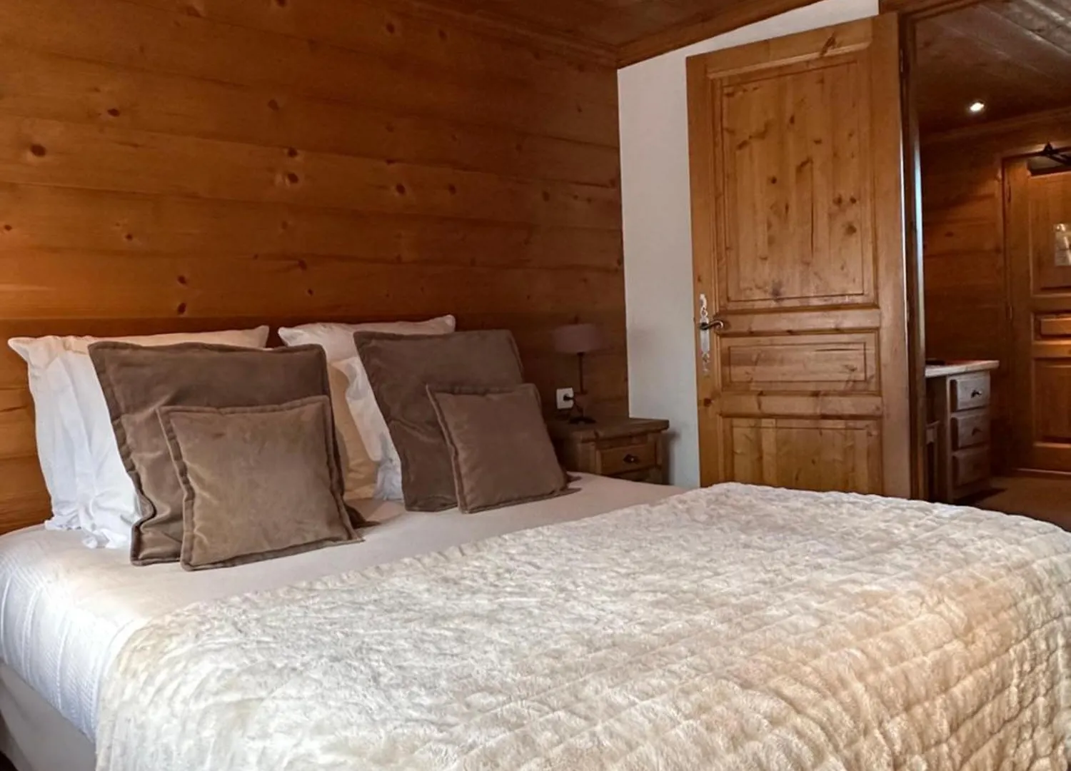Hotel Les Peupliers à Courchevel 4*,
